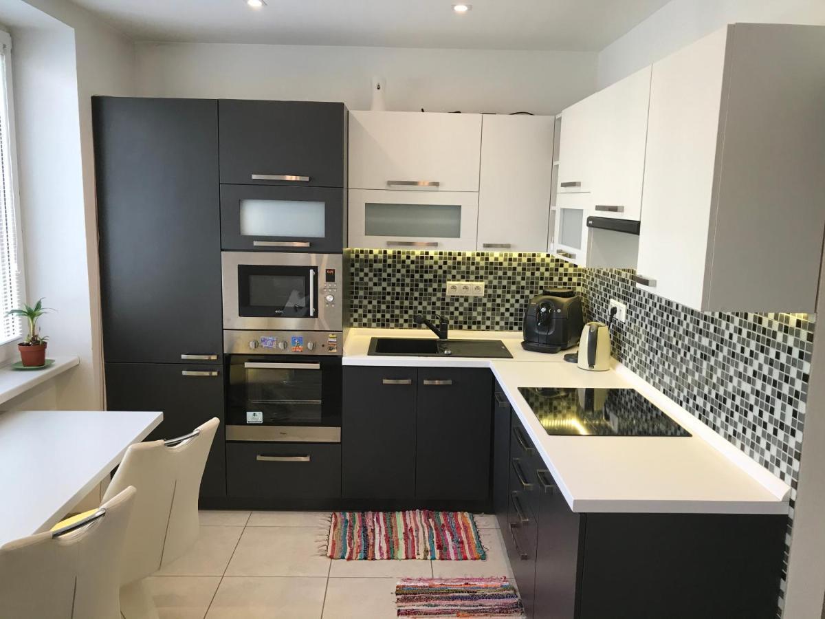Apartman V Uplnom Centre Вранов-над-Топльоу Екстер'єр фото