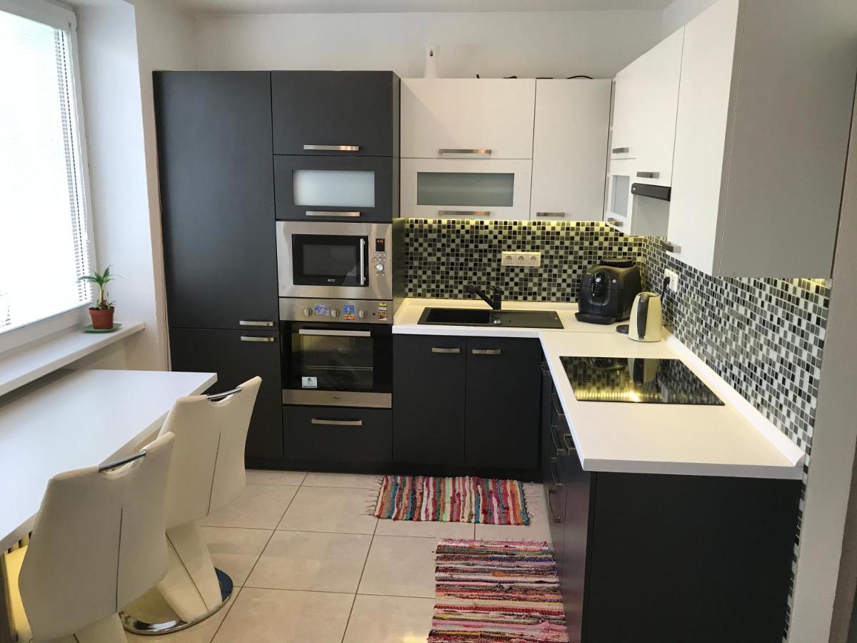 Apartman V Uplnom Centre Вранов-над-Топльоу Екстер'єр фото
